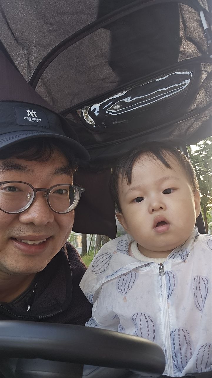 U Bin Kim with family